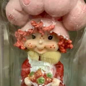 Vintage Strawberry Shortcake Bobble Head 2001 - NIB